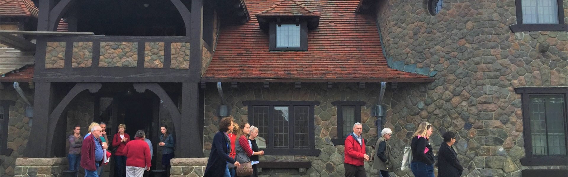 Group outside Castle in the Clouds entrance